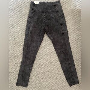 Aerie Offline grey acid washed legging new with tags size large